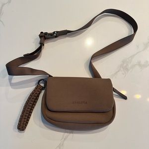 Athleta Revive Convertible Waistbag